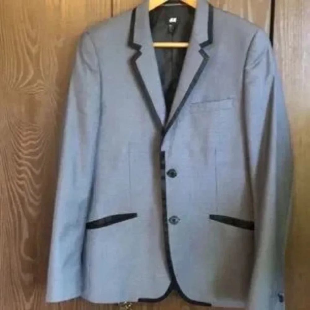 H&M Light Gray Men's Blazer with Black Trim